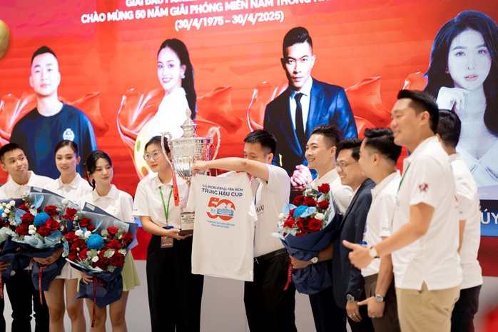 Giải Pickleball 2025 - Ngày hội thể thao dành cho doanh nhân- Ảnh 2. Giải Pickleball 2025 - Ngày hội thể thao dành cho doanh nhân- Ảnh 2.