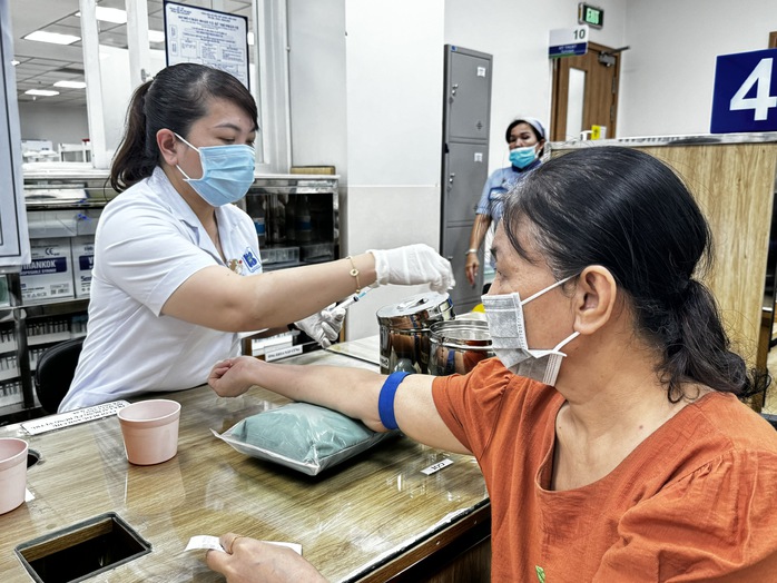 Miễn viện phí cho bệnh nhân sẽ tạo ra nhiều lợi ích lớn, đặc biệt là cho bệnh nhân ung thư Miễn viện phí cho bệnh nhân sẽ tạo ra nhiều lợi ích lớn, đặc biệt là cho bệnh nhân ung thư