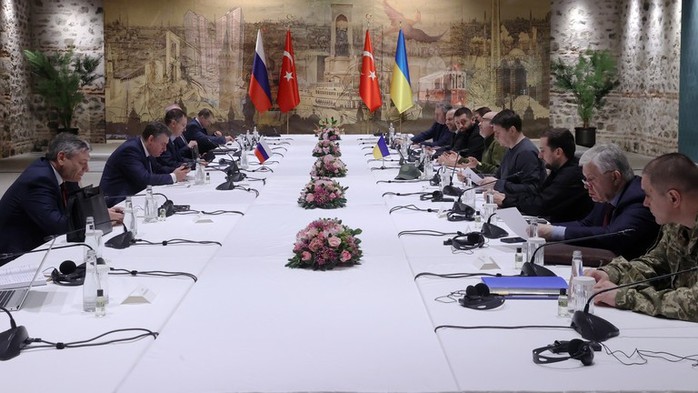 Khung cảnh cuộc đàm phán Nga - Ukraine tại TP Istanbul - Thổ Nhĩ Kỳ hôm 29-3-2022 Ảnh: SPUTNIK Khung cảnh cuộc đàm phán Nga - Ukraine tại TP Istanbul - Thổ Nhĩ Kỳ hôm 29-3-2022 Ảnh: SPUTNIK