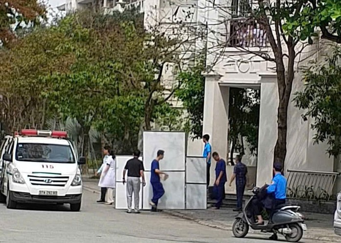 Sập lan can trường học, một số học sinh bị thương- Ảnh 1. Sập lan can trường học, một số học sinh bị thương- Ảnh 1.
