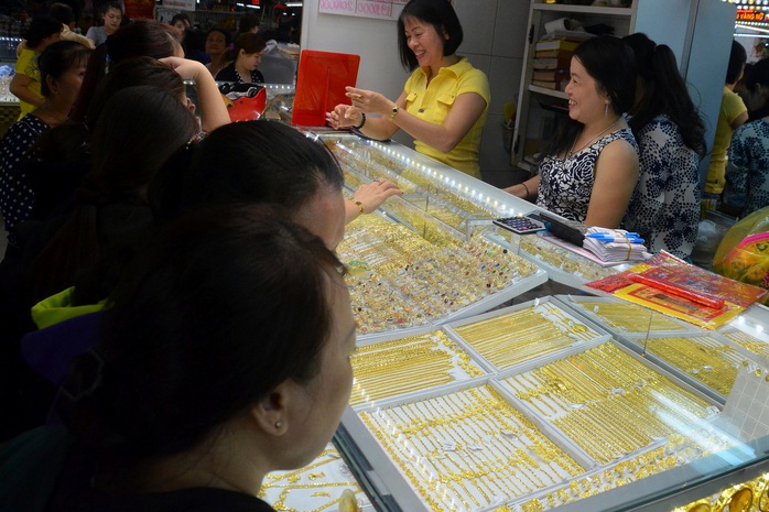 Giá vàng hôm nay 15-4: Sụt giảm rất mạnh- Ảnh 1. Giá vàng hôm nay 15-4: Sụt giảm rất mạnh- Ảnh 1.