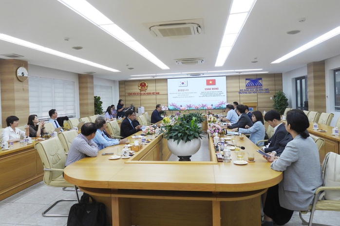 Trường ĐH Cửu Long làm việc với lãnh đạo thành phố ở Hàn Quốc- Ảnh 1. Trường ĐH Cửu Long làm việc với lãnh đạo thành phố ở Hàn Quốc- Ảnh 1.