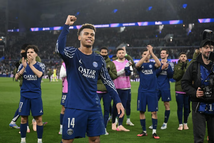 Thủng lưới 3 bàn, Barcelona chật vật vượt Dortmund vào bán kết- Ảnh 8. Thủng lưới 3 bàn, Barcelona chật vật vượt Dortmund vào bán kết- Ảnh 8.