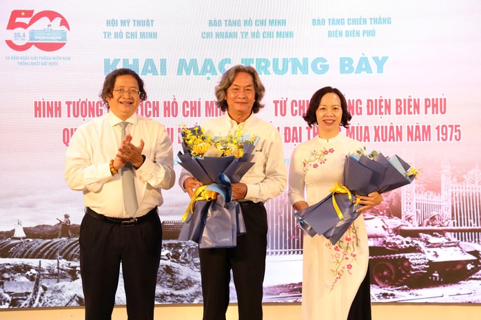 Khai mạc triển lãm 2 chuyên đề kỷ niệm 50 năm Ngày Giải phóng miền Nam, thống nhất đất nước- Ảnh 4. Khai mạc triển lãm 2 chuyên đề kỷ niệm 50 năm Ngày Giải phóng miền Nam, thống nhất đất nước- Ảnh 4.
