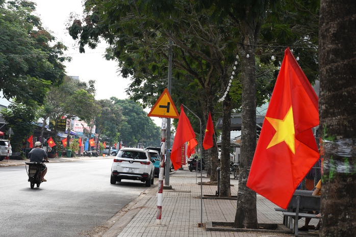 Khánh thành "Đường cờ Tổ quốc" tại Đồng Nai- Ảnh 6. Khánh thành "Đường cờ Tổ quốc" tại Đồng Nai- Ảnh 6.