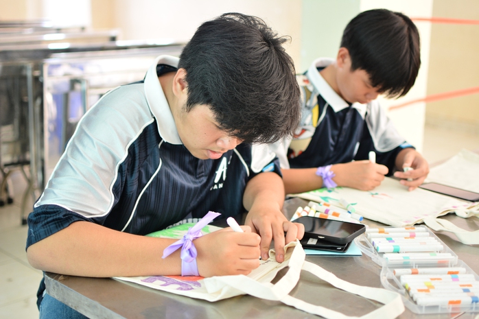 Học sinh TP HCM thích thú trải nghiệm những "open tour" đặc biệt- Ảnh 2. Học sinh TP HCM thích thú trải nghiệm những "open tour" đặc biệt- Ảnh 2.
