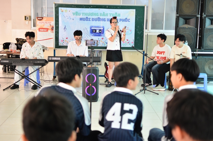 Học sinh TP HCM thích thú trải nghiệm những "open tour" đặc biệt- Ảnh 1. Học sinh TP HCM thích thú trải nghiệm những "open tour" đặc biệt- Ảnh 1.