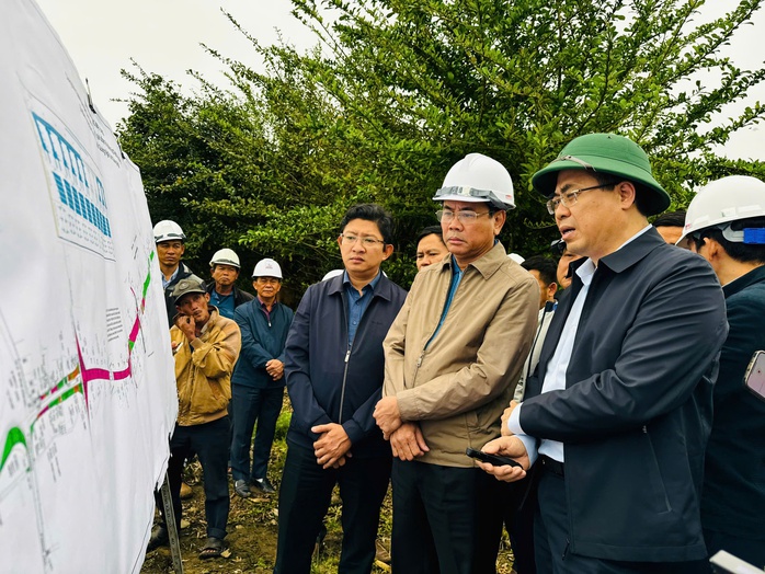 Đường ven biển Dung Quất - Sa Huỳnh chậm tiến độ- Ảnh 1. Đường ven biển Dung Quất - Sa Huỳnh chậm tiến độ- Ảnh 1.