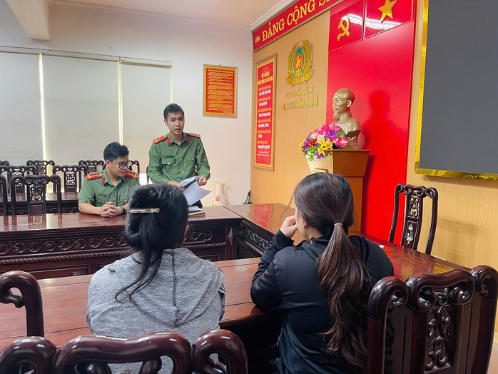 Nghe kể về người đàn ông lạ mặt, 2 người phụ nữ tung tin có “bắt cóc”- Ảnh 1. Nghe kể về người đàn ông lạ mặt, 2 người phụ nữ tung tin có “bắt cóc”- Ảnh 1.