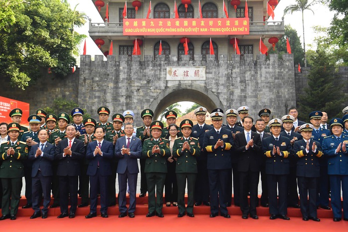 Đại tướng Phan Văn Giang sang Trung Quốc giao lưu quốc phòng biên giới Việt - Trung lần thứ 9- Ảnh 10. Đại tướng Phan Văn Giang sang Trung Quốc giao lưu quốc phòng biên giới Việt - Trung lần thứ 9- Ảnh 10.