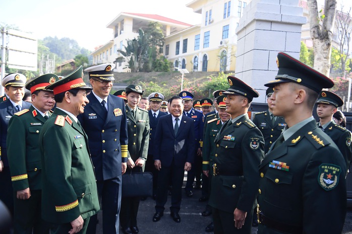 Hải quân Việt Nam - Trung Quốc tuần tra liên hợp trên vịnh Bắc Bộ- Ảnh 3. Hải quân Việt Nam - Trung Quốc tuần tra liên hợp trên vịnh Bắc Bộ- Ảnh 3.