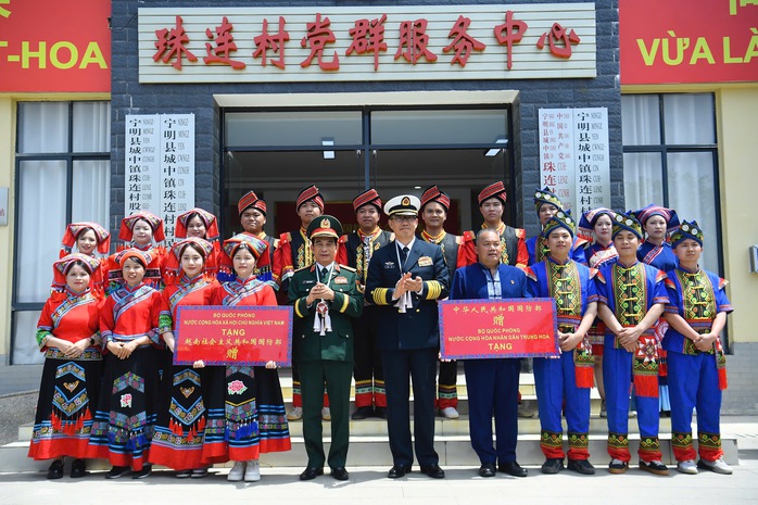 Hải quân Việt Nam - Trung Quốc tuần tra liên hợp trên vịnh Bắc Bộ- Ảnh 13. Hải quân Việt Nam - Trung Quốc tuần tra liên hợp trên vịnh Bắc Bộ- Ảnh 13.