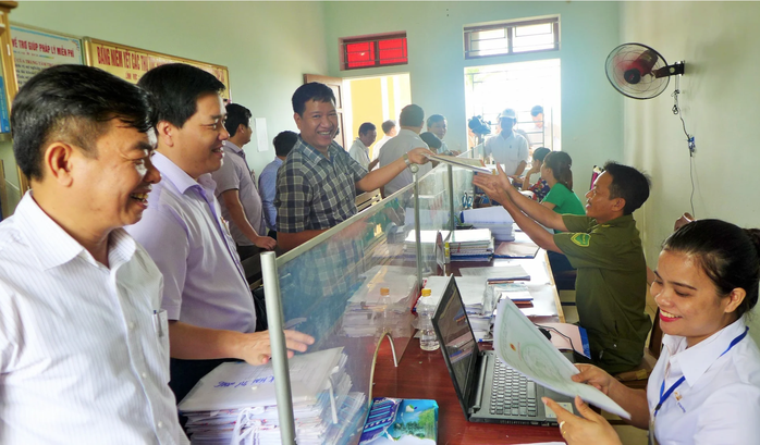 Kết thúc sử dụng người hoạt động không chuyên trách cấp xã- Ảnh 1. Kết thúc sử dụng người hoạt động không chuyên trách cấp xã- Ảnh 1.
