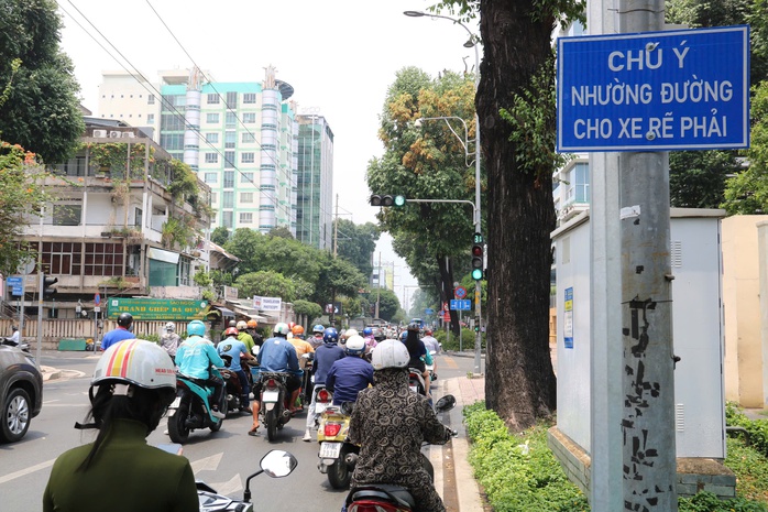 TP HCM có phương án mới để giảm kẹt xe- Ảnh 1. TP HCM có phương án mới để giảm kẹt xe- Ảnh 1.