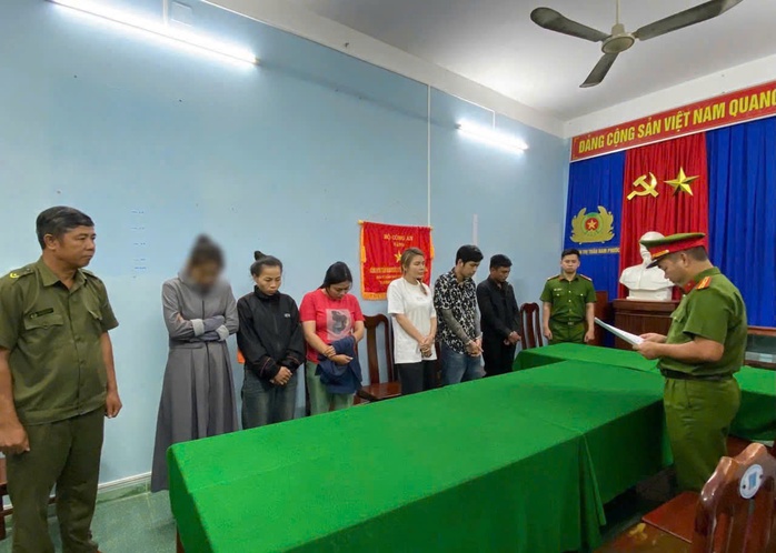 Cựu nhân viên ngân hàng ở Quảng Nam bị truy nã đặc biệt đã bị bắt- Ảnh 3. Cựu nhân viên ngân hàng ở Quảng Nam bị truy nã đặc biệt đã bị bắt- Ảnh 3.