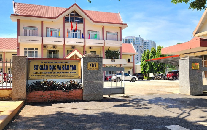 Không kỷ luật 1 nữ hiệu trưởng, nguyên Giám đốc Sở GD-ĐT bị đề nghị kỷ luật!- Ảnh 1. Không kỷ luật 1 nữ hiệu trưởng, nguyên Giám đốc Sở GD-ĐT bị đề nghị kỷ luật!- Ảnh 1.