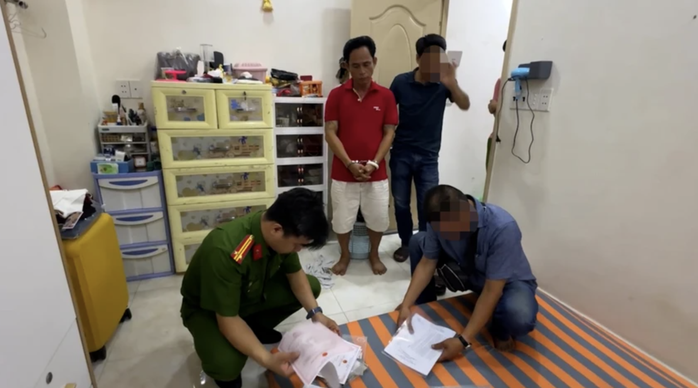 Công an TP HCM bắt nhóm bảo kê ở chợ Bình Tây- Ảnh 3. Công an TP HCM bắt nhóm bảo kê ở chợ Bình Tây- Ảnh 3.