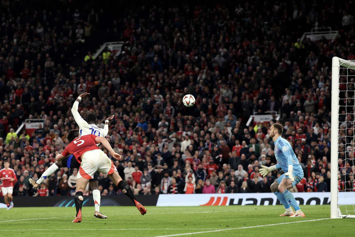 9 bàn thắng vỡ òa sân Old Trafford, Man United đoạt vé bán kết Europa League- Ảnh 12. 9 bàn thắng vỡ òa sân Old Trafford, Man United đoạt vé bán kết Europa League- Ảnh 12.