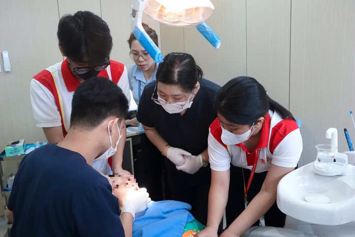 Bệnh viện Đại học Y dược Buôn Ma Thuột đồng hành chăm sóc răng miệng cho trẻ em bại não- Ảnh 1. Bệnh viện Đại học Y dược Buôn Ma Thuột đồng hành chăm sóc răng miệng cho trẻ em bại não- Ảnh 1.