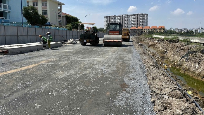 50 NĂM GIƯƠNG CAO NGỌN CỜ ĐẦU (*): Cất cánh, bay cao trên những đường băng- Ảnh 5. 50 NĂM GIƯƠNG CAO NGỌN CỜ ĐẦU (*): Cất cánh, bay cao trên những đường băng- Ảnh 5.