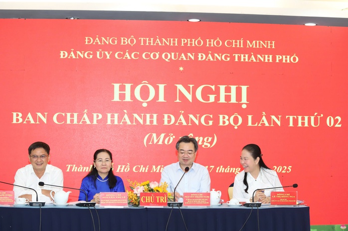 TP HCM phối hợp với địa phương để phát huy tốt lợi thế của thành phố mới- Ảnh 1. TP HCM phối hợp với địa phương để phát huy tốt lợi thế của thành phố mới- Ảnh 1.