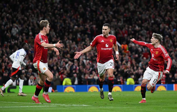 9 bàn thắng vỡ òa sân Old Trafford, Man United đoạt vé bán kết Europa League- Ảnh 4. 9 bàn thắng vỡ òa sân Old Trafford, Man United đoạt vé bán kết Europa League- Ảnh 4.