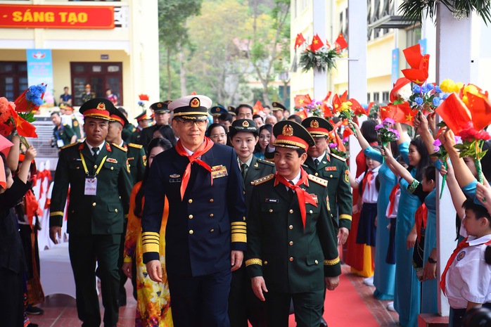 Bộ trưởng Phan Văn Giang đón Bộ trưởng Quốc phòng Trung Quốc sang Việt Nam giao lưu hữu nghị- Ảnh 5. Bộ trưởng Phan Văn Giang đón Bộ trưởng Quốc phòng Trung Quốc sang Việt Nam giao lưu hữu nghị- Ảnh 5.