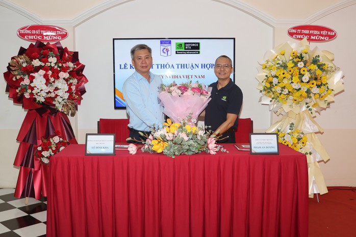 Sinh viên công nghệ thông tin "lập trình" tư duy để làm chủ AI- Ảnh 4. Sinh viên công nghệ thông tin "lập trình" tư duy để làm chủ AI- Ảnh 4.
