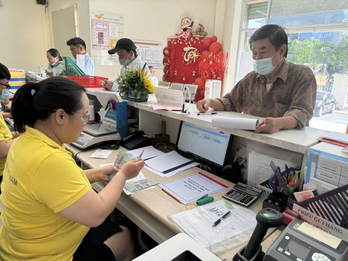 Lưu ý quan trọng đối với người dân tham gia BHXH, BHYT qua tổ chức dịch vụ thu- Ảnh 1. Lưu ý quan trọng đối với người dân tham gia BHXH, BHYT qua tổ chức dịch vụ thu- Ảnh 1.
