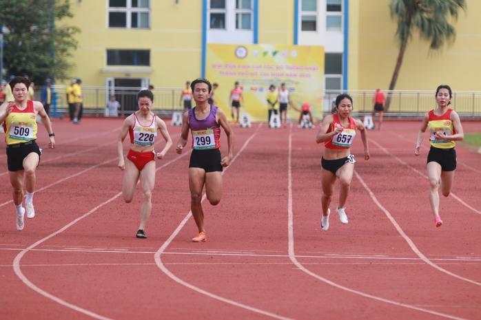 Cúp Tốc độ Thống Nhất 2025: Công an nhân dân giành ngôi nhất toàn đoàn- Ảnh 1. Cúp Tốc độ Thống Nhất 2025: Công an nhân dân giành ngôi nhất toàn đoàn- Ảnh 1.