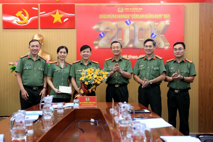 Lãnh đạo Công an Quảng Nam chúc mừng fanpage vượt 200.000 lượt theo dõi- Ảnh 1. Lãnh đạo Công an Quảng Nam chúc mừng fanpage vượt 200.000 lượt theo dõi- Ảnh 1.