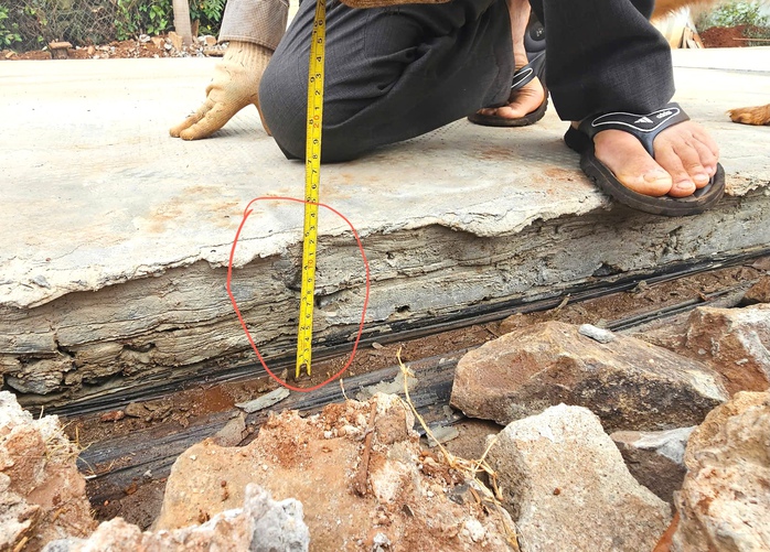 Xôn xao vụ việc bị phát hiện dùng "đá phổi" làm đường ở Gia Lai, nhà thầu liền "bỏ lửng" công trình - Ảnh 5. Xôn xao vụ việc bị phát hiện dùng "đá phổi" làm đường ở Gia Lai, nhà thầu liền "bỏ lửng" công trình - Ảnh 5.
