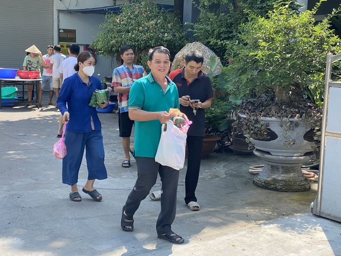 Doanh nghiệp cho công nhân nghỉ lễ dài ngày, thưởng cao- Ảnh 4. Doanh nghiệp cho công nhân nghỉ lễ dài ngày, thưởng cao- Ảnh 4.