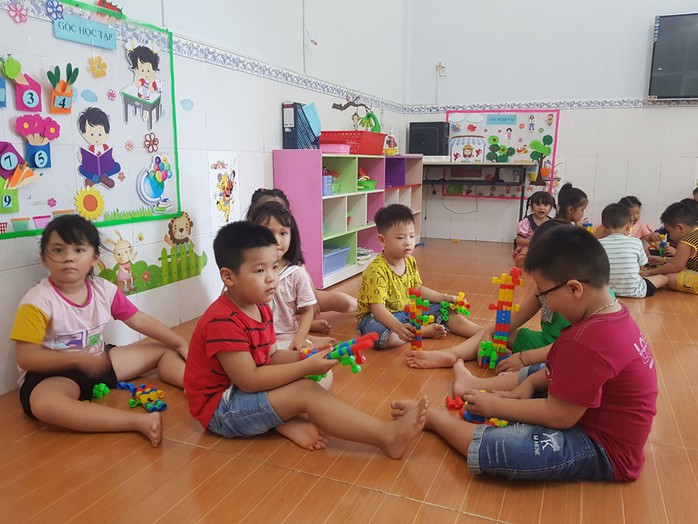 Con công nhân gửi tại Trường Mầm non Thanh Bình (TP Thủ Đức, TP HCM). Ảnh: HỒNG ĐÀO Con công nhân gửi tại Trường Mầm non Thanh Bình (TP Thủ Đức, TP HCM). Ảnh: HỒNG ĐÀO