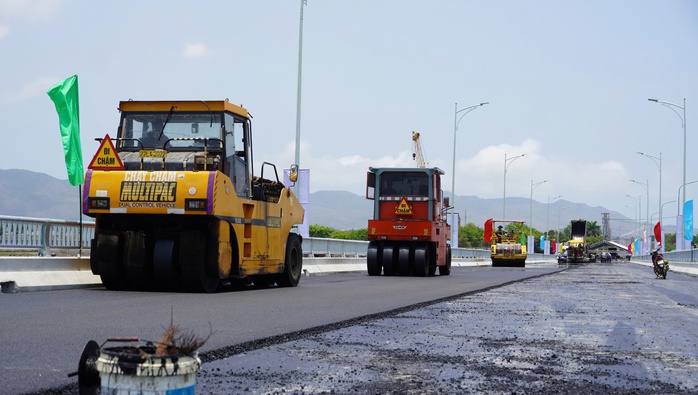 Cận cảnh đường cao tốc, đường ven biển ở Bà Rịa - Vũng Tàu trước ngày thông xe- Ảnh 2. Cận cảnh đường cao tốc, đường ven biển ở Bà Rịa - Vũng Tàu trước ngày thông xe- Ảnh 2.