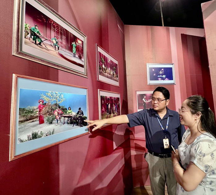 Kim Cương, Kim Xuân, Hồng Vân mừng "Nghệ sĩ và sàn diễn" tròn 10 năm- Ảnh 2. Kim Cương, Kim Xuân, Hồng Vân mừng "Nghệ sĩ và sàn diễn" tròn 10 năm- Ảnh 2.
