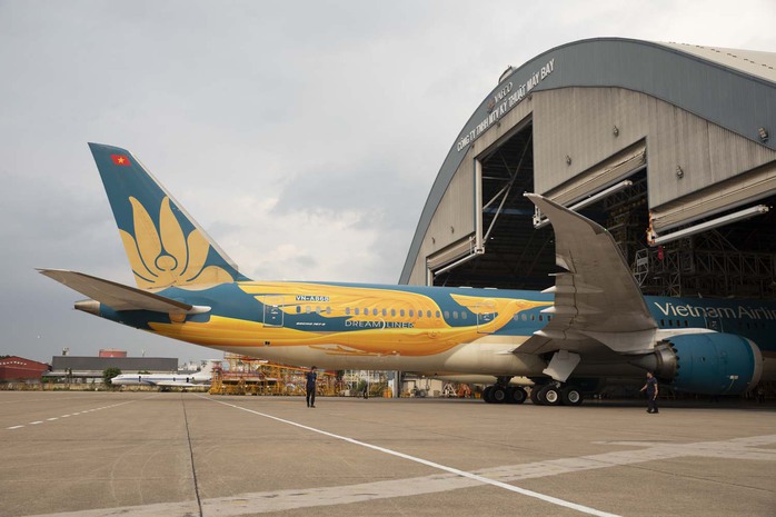 Máy bay Vietnam Airlines rực rỡ diện mạo mới nhân kỷ niệm 30 năm thành lập- Ảnh 8. Máy bay Vietnam Airlines rực rỡ diện mạo mới nhân kỷ niệm 30 năm thành lập- Ảnh 8.