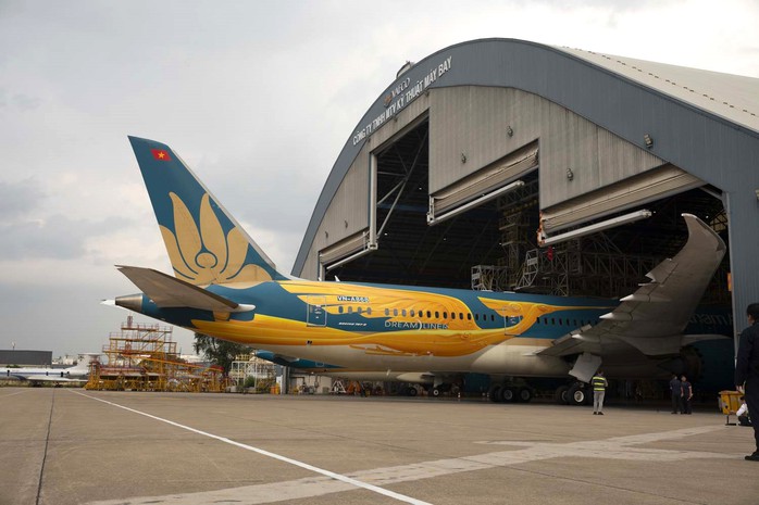 Máy bay Vietnam Airlines rực rỡ diện mạo mới nhân kỷ niệm 30 năm thành lập- Ảnh 7. Máy bay Vietnam Airlines rực rỡ diện mạo mới nhân kỷ niệm 30 năm thành lập- Ảnh 7.