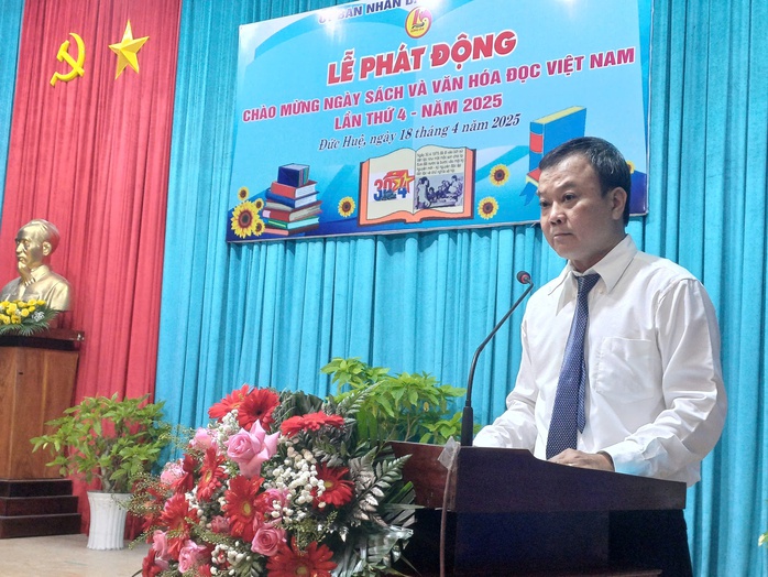 Báo Người Lao Động trao 150 suất hỗ trợ học tập tại 3 huyện ở Long An- Ảnh 11. Báo Người Lao Động trao 150 suất hỗ trợ học tập tại 3 huyện ở Long An- Ảnh 11.