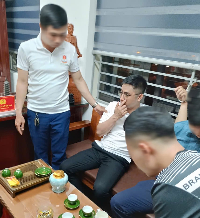 Gia đình Thiếu tá Nguyễn Đăng Khải nói gì khi nghe tin bắt nghi phạm Bùi Đình Khánh?- Ảnh 1. Gia đình Thiếu tá Nguyễn Đăng Khải nói gì khi nghe tin bắt nghi phạm Bùi Đình Khánh?- Ảnh 1.