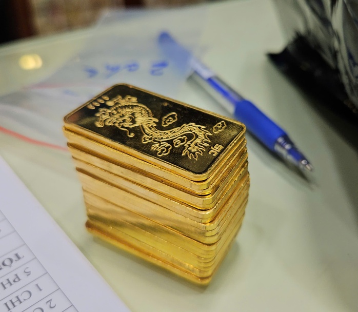Cuối ngày 27-5, giá vàng vẫn rớt mạnh- Ảnh 2. Cuối ngày 27-5, giá vàng vẫn rớt mạnh- Ảnh 2.