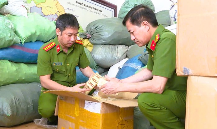 Vụ sản xuất thuốc giả quy mô toàn quốc: Bất ngờ với kết quả phân tích "thuốc"- Ảnh 1. Vụ sản xuất thuốc giả quy mô toàn quốc: Bất ngờ với kết quả phân tích "thuốc"- Ảnh 1.