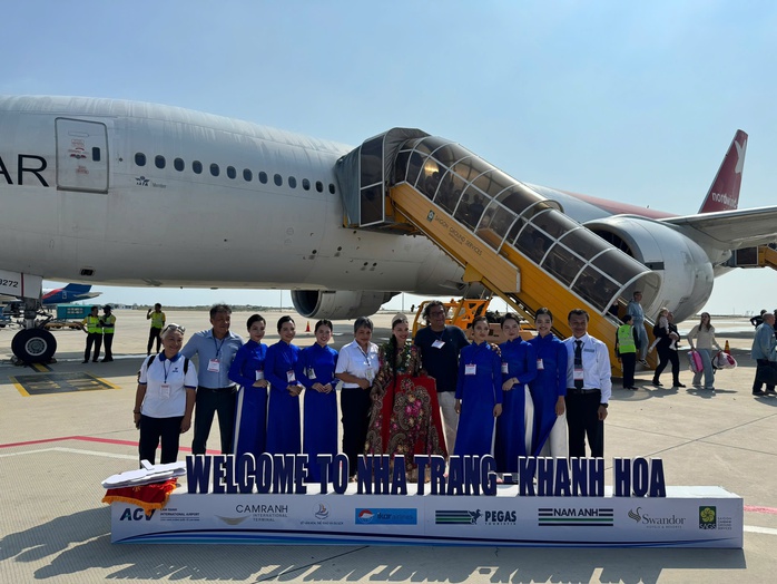 Khánh Hòa đón chuyến bay thẳng từ vùng Khabarovsk - Nga - Ảnh 1. Khánh Hòa đón chuyến bay thẳng từ vùng Khabarovsk - Nga - Ảnh 1.