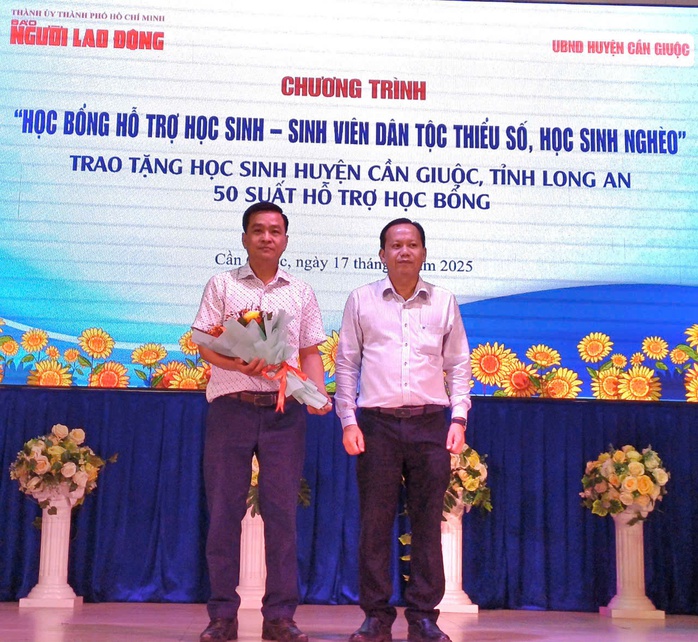 Báo Người Lao Động trao 150 suất hỗ trợ học tập tại 3 huyện ở Long An- Ảnh 26. Báo Người Lao Động trao 150 suất hỗ trợ học tập tại 3 huyện ở Long An- Ảnh 26.