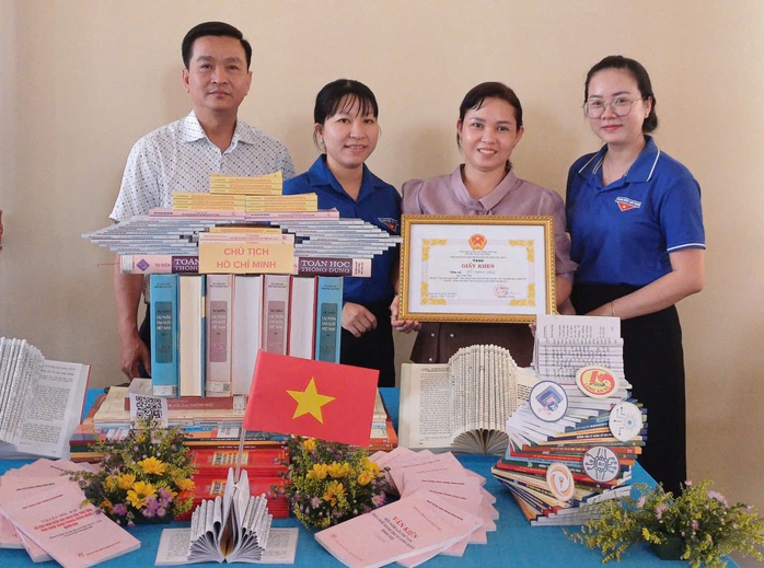 Báo Người Lao Động trao 150 suất hỗ trợ học tập tại 3 huyện ở Long An- Ảnh 19. Báo Người Lao Động trao 150 suất hỗ trợ học tập tại 3 huyện ở Long An- Ảnh 19.