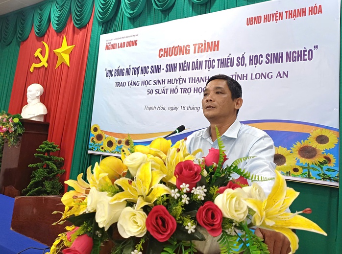 Báo Người Lao Động trao 150 suất hỗ trợ học tập tại 3 huyện ở Long An- Ảnh 1. Báo Người Lao Động trao 150 suất hỗ trợ học tập tại 3 huyện ở Long An- Ảnh 1.