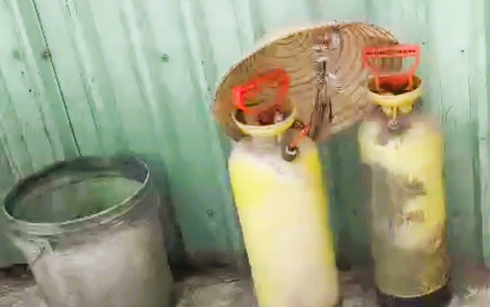 Vụ phá đường dây thuốc giả quy mô toàn quốc: Những hình ảnh ghê người- Ảnh 8. Vụ phá đường dây thuốc giả quy mô toàn quốc: Những hình ảnh ghê người- Ảnh 8.