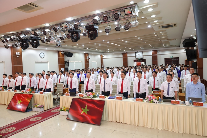 Ông Lê Văn Trang tiếp tục được tín nhiệm giữ chức Bí thư Đảng ủy EVNSPC- Ảnh 2. Ông Lê Văn Trang tiếp tục được tín nhiệm giữ chức Bí thư Đảng ủy EVNSPC- Ảnh 2.
