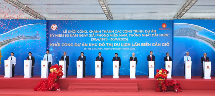 Lãnh đạo, nguyên lãnh đạo Đảng, Nhà nước, TP HCM và Tập đoàn Vingroup nhấn nút khởi công dự án khu đô thị du lịch lấn biển Cần Giờ Lãnh đạo, nguyên lãnh đạo Đảng, Nhà nước, TP HCM và Tập đoàn Vingroup nhấn nút khởi công dự án khu đô thị du lịch lấn biển Cần Giờ
