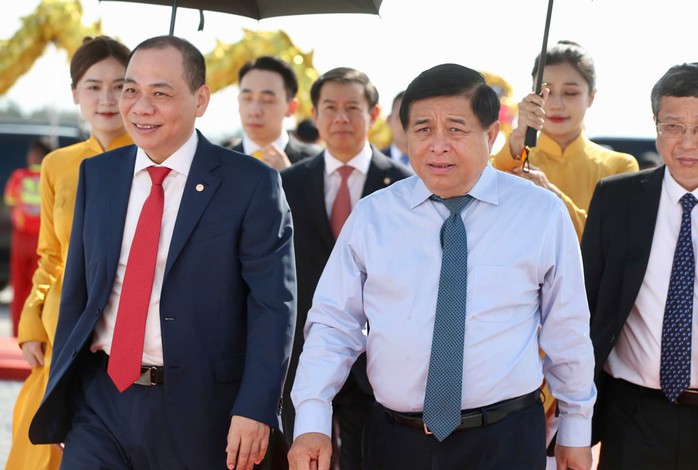 Phó Thủ tướng Nguyễn Chí Dũng dự lễ khởi công dự án khu đô thị du lịch lấn biển Cần Giờ. Ảnh: HOÀNG TRIỀU Phó Thủ tướng Nguyễn Chí Dũng dự lễ khởi công dự án khu đô thị du lịch lấn biển Cần Giờ. Ảnh: HOÀNG TRIỀU